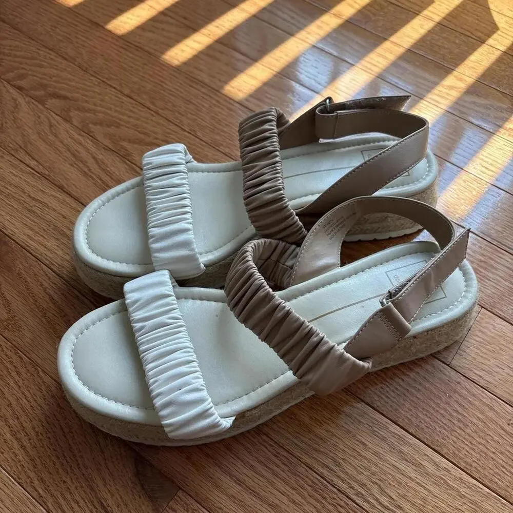 Dolce Vita Women's cream tan Sandals
